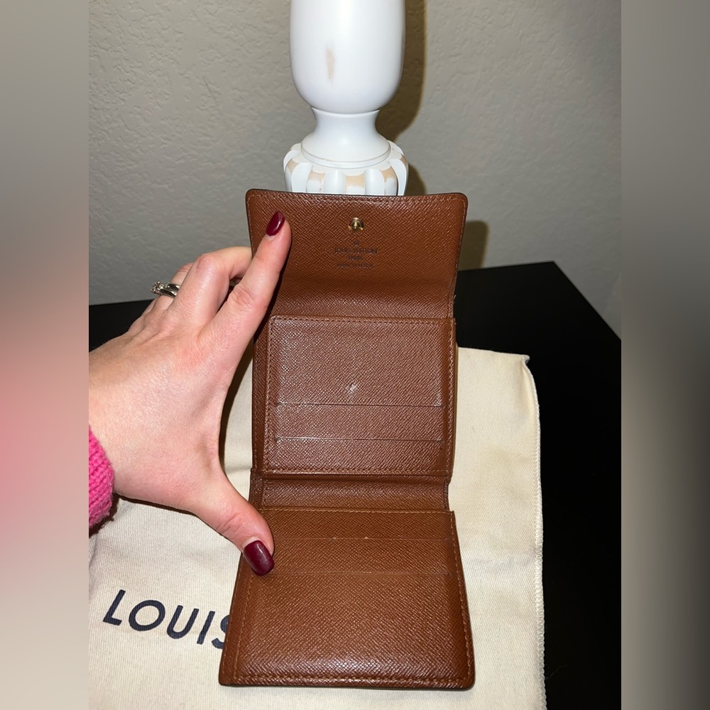 LV Wallet Authentic - Picture 10 of 11